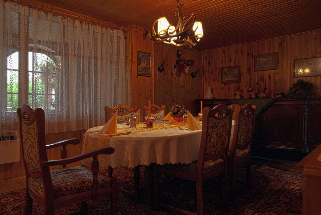 Loučeň Lovecky Hotel Jivak מראה חיצוני תמונה