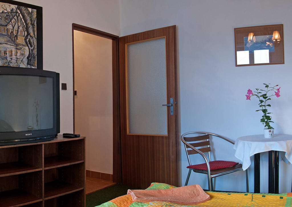Loučeň Lovecky Hotel Jivak חדר תמונה