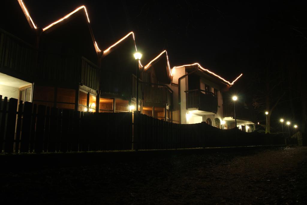 Loučeň Lovecky Hotel Jivak מראה חיצוני תמונה