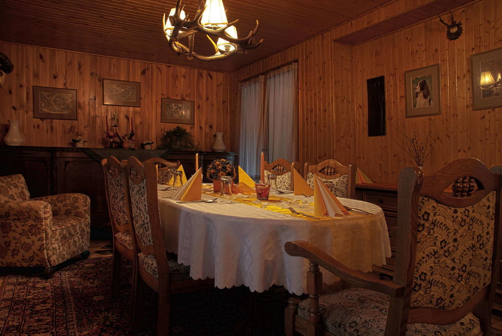 Loučeň Lovecky Hotel Jivak מראה חיצוני תמונה