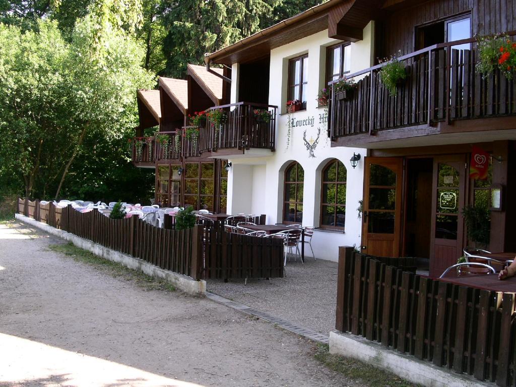 Loučeň Lovecky Hotel Jivak מראה חיצוני תמונה