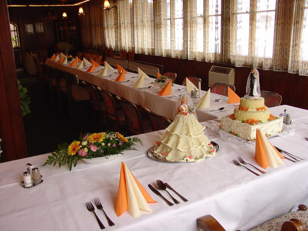 Loučeň Lovecky Hotel Jivak מראה חיצוני תמונה