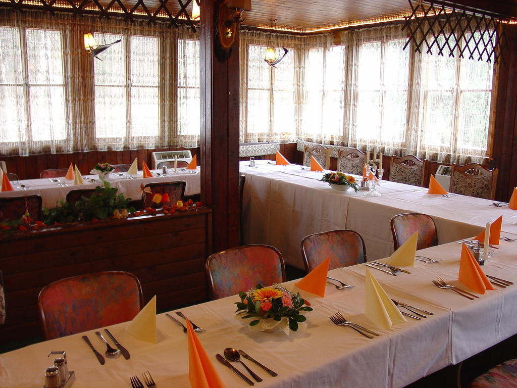 Loučeň Lovecky Hotel Jivak מראה חיצוני תמונה