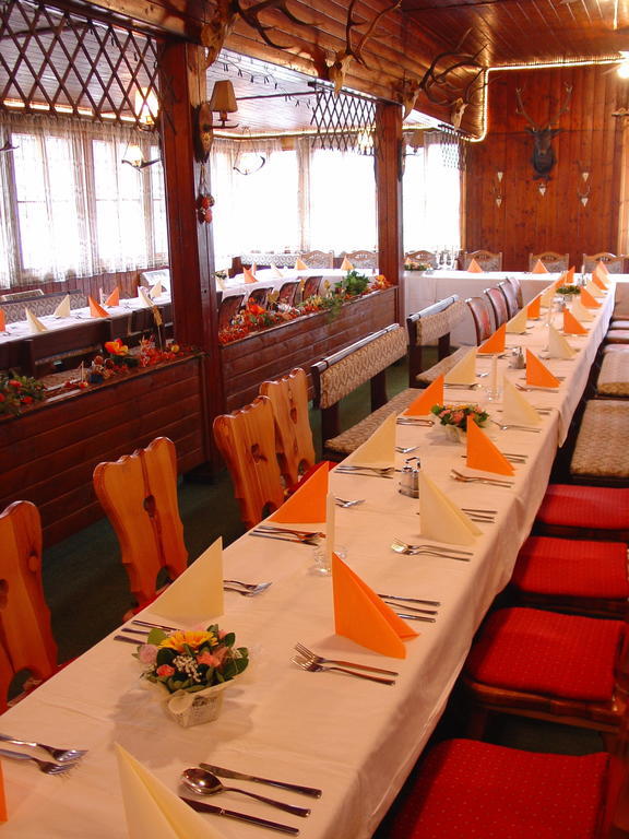 Loučeň Lovecky Hotel Jivak מראה חיצוני תמונה
