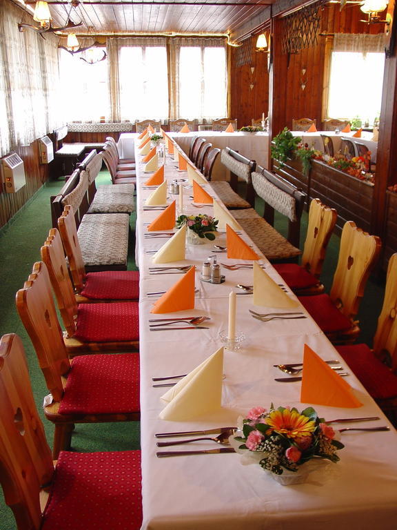 Loučeň Lovecky Hotel Jivak מראה חיצוני תמונה