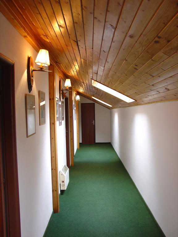 Loučeň Lovecky Hotel Jivak מראה חיצוני תמונה