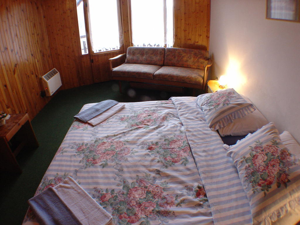 Loučeň Lovecky Hotel Jivak מראה חיצוני תמונה